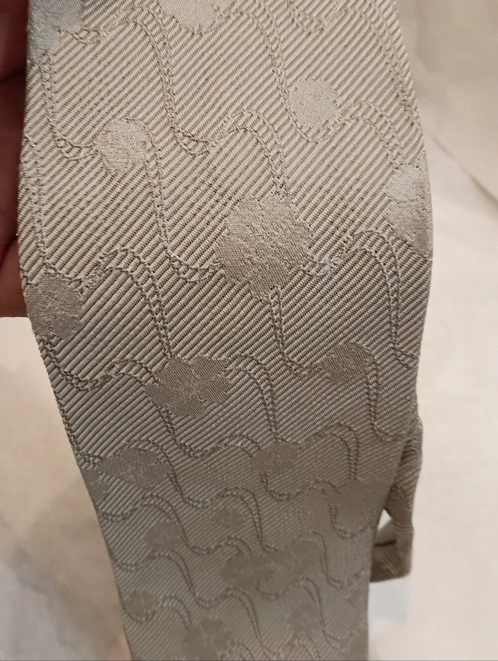 Gucci Floral Embroidered Men's  Silk Tie Made in Italy